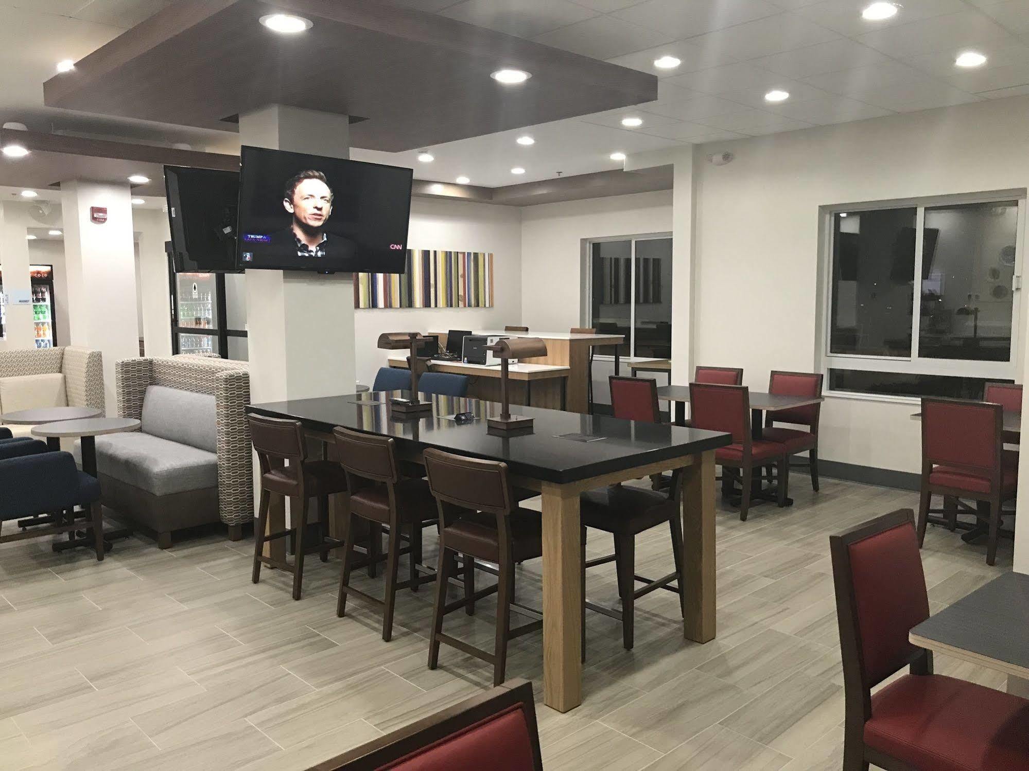 Holiday Inn Express Hotel & Suites Canton By Ihg Eksteriør billede