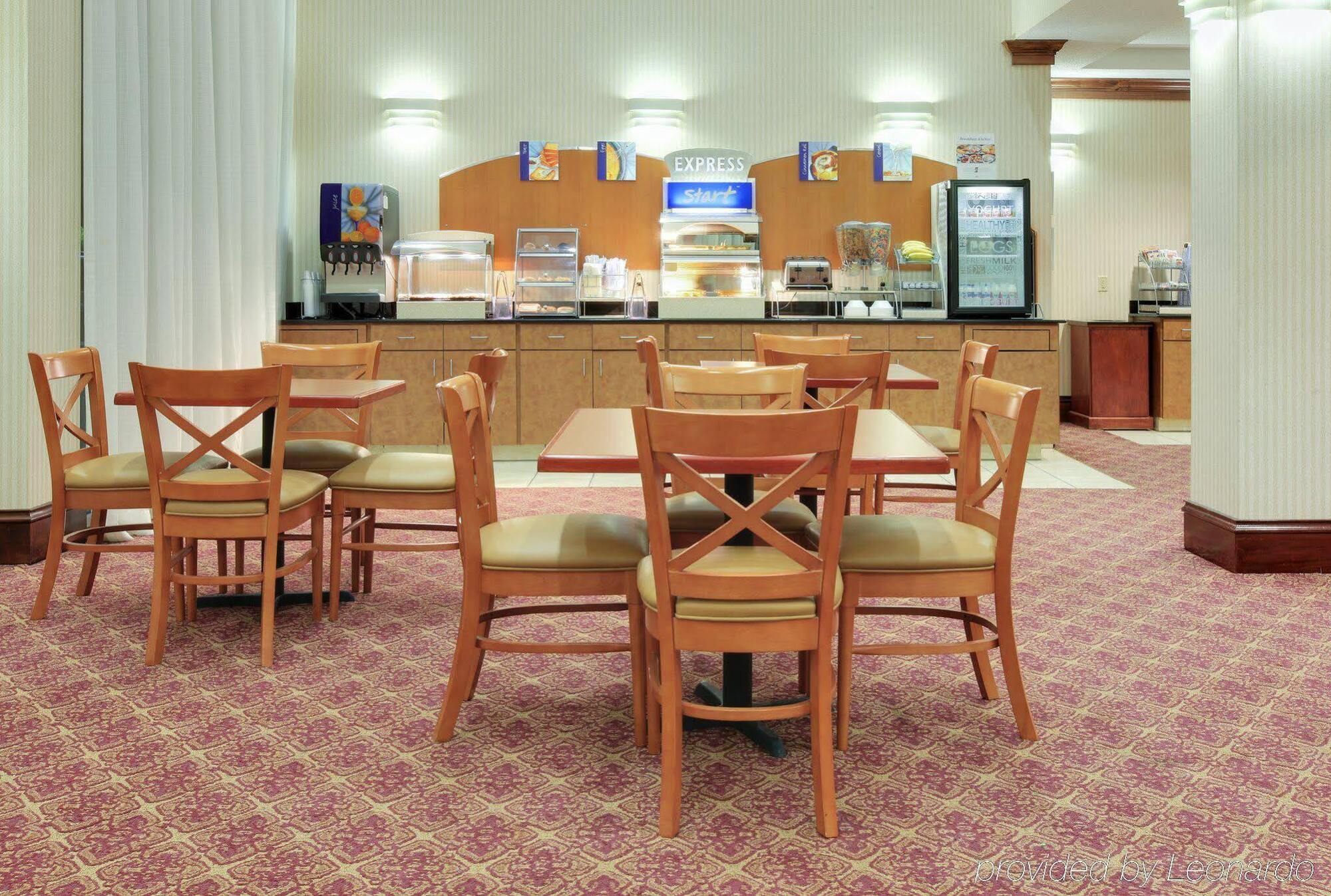 Holiday Inn Express Hotel & Suites Canton By Ihg Eksteriør billede
